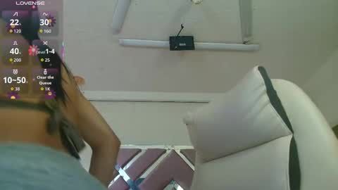 Snapshot of melody_ebonny chatting on November 15, 2025, 8:11 am melody_ebonny online show from November 15, 2025, 8:11 am