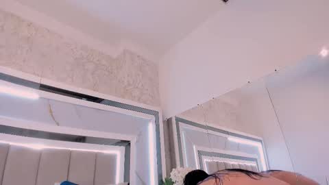 melodycharlotte online show from December 3, 2025, 12:14 pm