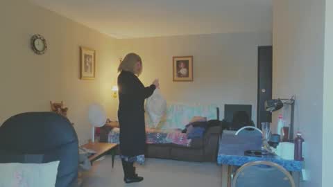 Snapshot of melodyredux_62 chatting on December 1, 2025, 6:24 pm Melody online show from December 1, 2025, 6:24 pm