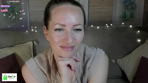 Snapshot of melodyys chatting on October 23, 2025, 2:27 pm Melody My schedule this week Wednesday Thursday Sunday online show from October 23, 2025, 2:27 pm