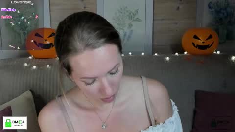 Snapshot of melodyys chatting on October 29, 2025, 5:04 pm Melody My schedule this week Wednesday Thursday Sunday online show from October 29, 2025, 5:04 pm