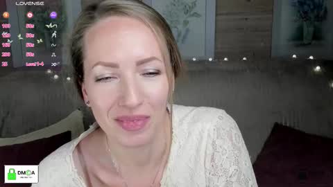 Snapshot of melodyys chatting on November 16, 2025, 4:12 pm Melody My schedule this week Wednesday Thursday Sunday online show from November 16, 2025, 4:12 pm