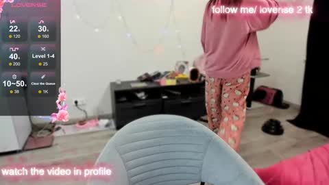 Snapshot of melonipinkbb chatting on December 15, 2024, 5:10 pm MELONI online show from December 15, 2024, 5:10 pm