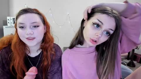 Snapshot of melonipinkbb chatting on December 17, 2024, 10:43 pm MELONI online show from December 17, 2024, 10:43 pm