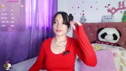 Snapshot of mena_hicks chatting on February 19, 2025, 8:20 pm Heart  online show from February 19, 2025, 8:20 pm