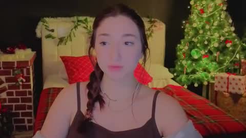 Snapshot of mencialo chatting on December 5, 2025, 9:40 am Mencialo online show from December 5, 2025, 9:40 am