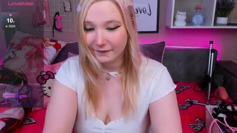 Snapshot of meowkakitty chatting on January 21, 2025, 1:08 am MeowkaKitty online show from January 21, 2025, 1:08 am