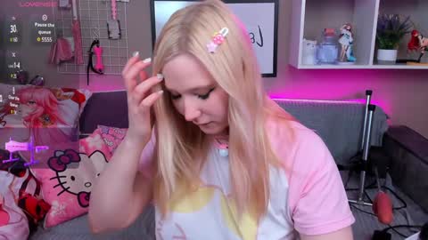 Snapshot of meowkakitty chatting on January 27, 2025, 1:05 am MeowkaKitty online show from January 27, 2025, 1:05 am