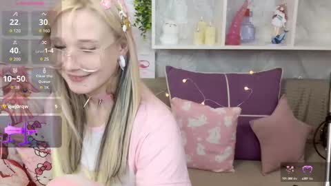 Snapshot of meowkakitty chatting on September 24, 2025, 1:42 am MeowkaKitty online show from September 24, 2025, 1:42 am