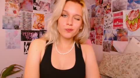 Lilu online show from March 9, 2025, 9:02 am