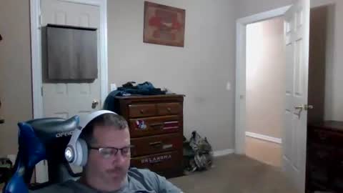 Snapshot of mercer1977 chatting on October 28, 2025, 1:36 pm mercer1977 online show from October 28, 2025, 1:36 pm