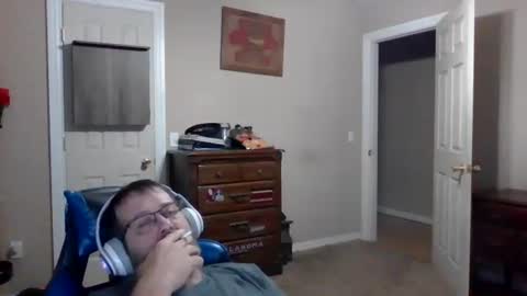 Snapshot of mercer1977 chatting on December 13, 2025, 8:04 pm mercer1977 online show from December 13, 2025, 8:04 pm