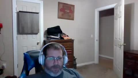 Snapshot of mercer1977 chatting on December 15, 2025, 4:33 pm mercer1977 online show from December 15, 2025, 4:33 pm