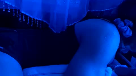 Snapshot of merelyalover chatting on October 30, 2025, 2:18 pm gurlnips online show from October 30, 2025, 2:18 pm