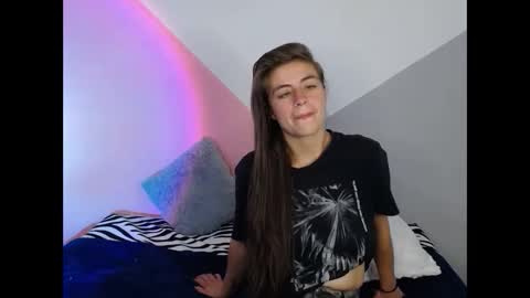 Snapshot of merily_duff chatting on November 26, 2025, 6:42 pm MERILY online show from November 26, 2025, 6:42 pm