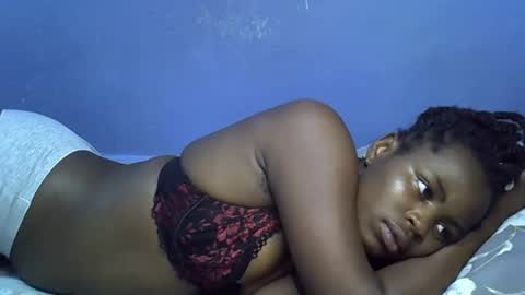 merlin_queen online show from November 25, 2025, 5:35 pm