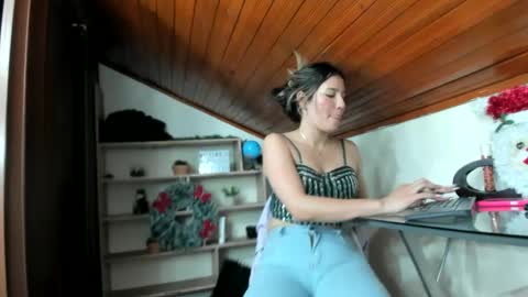 Merlina online show from December 9, 2024, 11:45 pm