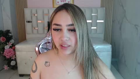 Snapshot of merloth_sub chatting on February 20, 2025, 3:01 am Merloth online show from February 20, 2025, 3:01 am