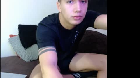 Snapshot of merlyn_0005 chatting on December 16, 2025, 7:30 pm merlyn_0005 online show from December 16, 2025, 7:30 pm