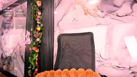 Snapshot of merlynn_ chatting on October 14, 2025, 4:35 am Diane 3 online show from October 14, 2025, 4:35 am