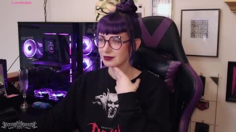 merrick monroe  online show from November 5, 2025, 9:04 pm