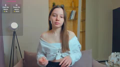 Lollita online show from November 13, 2025, 11:09 am