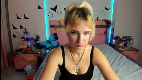 merymidnight online show from October 24, 2025, 6:21 am