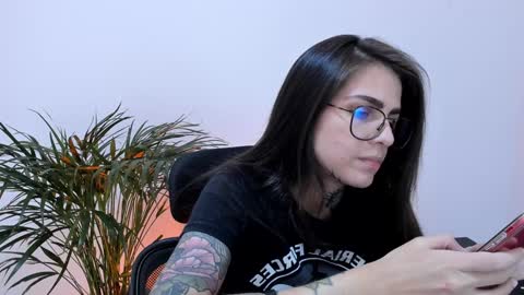 Snapshot of meurief chatting on February 4, 2025, 5:55 pm Meurif online show from February 4, 2025, 5:55 pm
