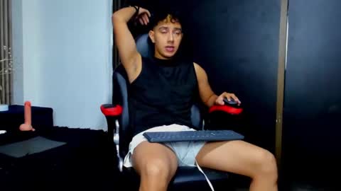 Snapshot of mexwilliams chatting on November 7, 2025, 12:49 pm mexwilliams online show from November 7, 2025, 12:49 pm