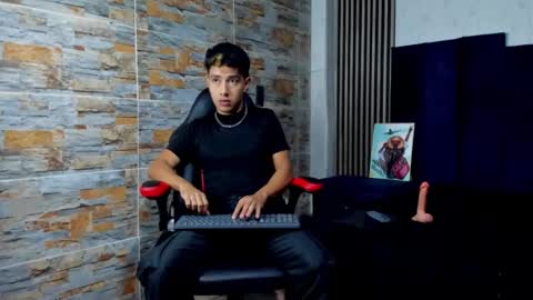 Snapshot of mexwilliams chatting on November 17, 2025, 12:33 pm mexwilliams online show from November 17, 2025, 12:33 pm