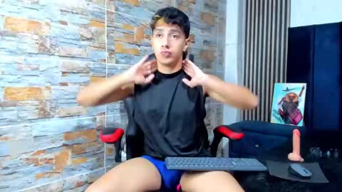 Snapshot of mexwilliams chatting on November 21, 2025, 12:37 pm mexwilliams online show from November 21, 2025, 12:37 pm