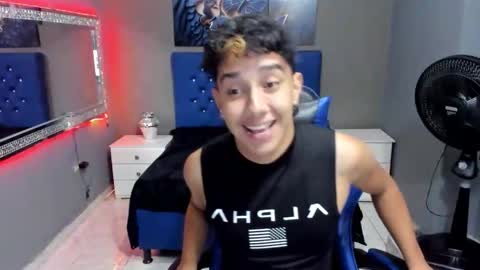 Snapshot of mexwilliams chatting on December 4, 2025, 12:47 pm mexwilliams online show from December 4, 2025, 12:47 pm