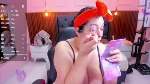 meylagia online show from November 15, 2025, 3:04 am