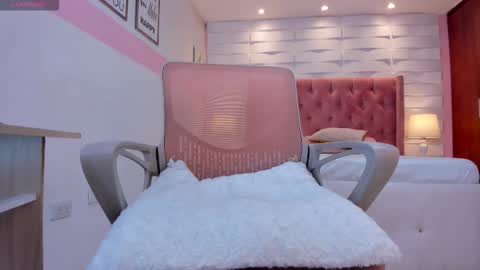 Snapshot of mhellissaw chatting on November 7, 2025, 12:05 pm melissa online show from November 7, 2025, 12:05 pm