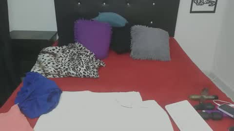 Snapshot of mhia1972 chatting on December 14, 2025, 4:01 pm mhia1972 online show from December 14, 2025, 4:01 pm