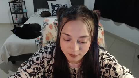 mia online show from December 16, 2024, 2:25 am