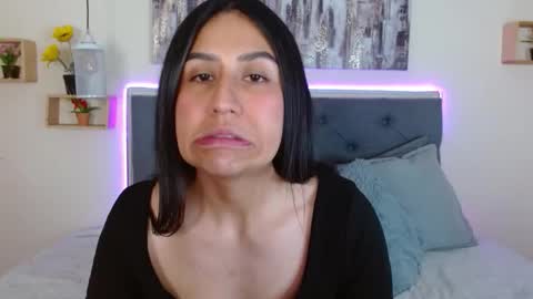 M I A  A Y R A online show from September 27, 2025, 2:44 pm