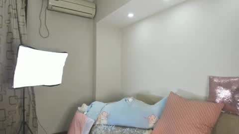 Snapshot of mia_choo chatting on February 17, 2025, 7:53 pm Ami online show from February 17, 2025, 7:53 pm