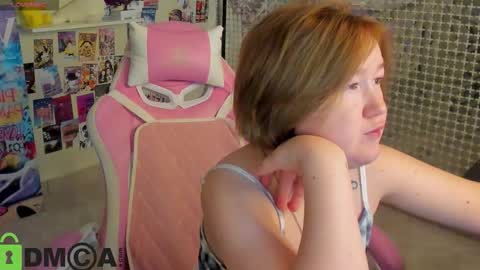 Snapshot of mia_ferd chatting on November 10, 2025, 2:21 am Mia online show from November 10, 2025, 2:21 am