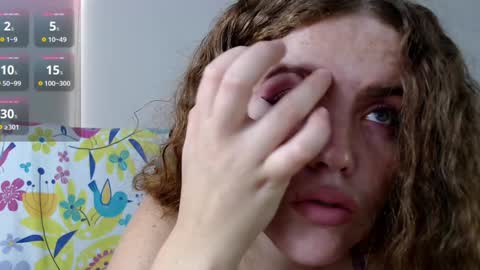 Snapshot of mia_fooxx chatting on December 20, 2024, 1:33 pm mia_fooxx online show from December 20, 2024, 1:33 pm