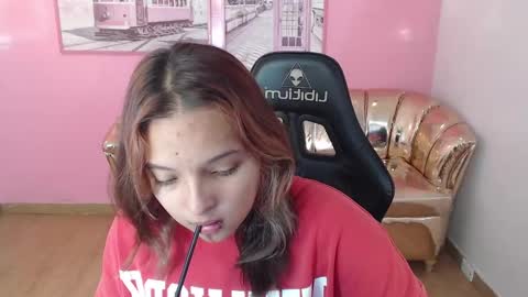 Snapshot of mia_foster_t chatting on October 6, 2025, 12:35 pm Mia online show from October 6, 2025, 12:35 pm