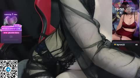 Snapshot of mia_g0ld chatting on February 3, 2025, 10:11 pm Golden ones online show from February 3, 2025, 10:11 pm