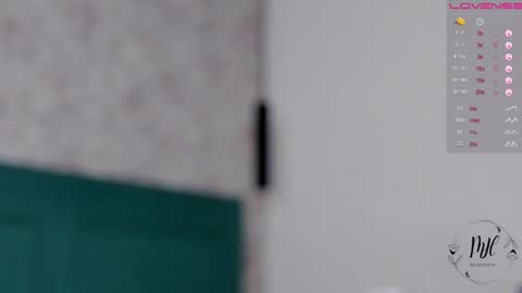  I am Mia  online show from December 5, 2024, 2:44 pm