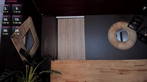 Snapshot of mia_jagger chatting on September 12, 2025, 11:43 am Val online show from September 12, 2025, 11:43 am