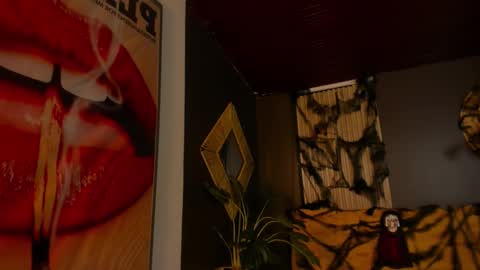 Snapshot of mia_jagger chatting on October 27, 2025, 11:25 am Val online show from October 27, 2025, 11:25 am