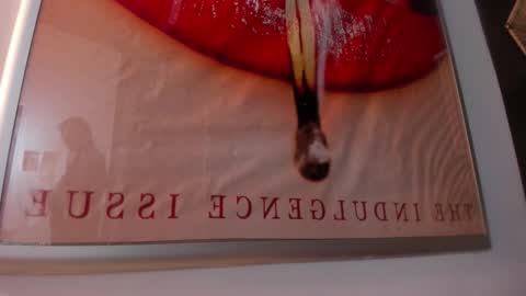 Snapshot of mia_jagger chatting on November 5, 2025, 11:10 am Val online show from November 5, 2025, 11:10 am