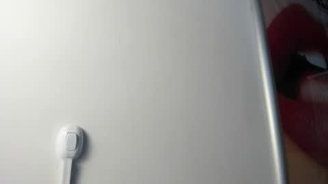 Snapshot of mia_jagger chatting on November 11, 2025, 11:43 am Val online show from November 11, 2025, 11:43 am