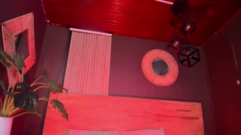 Snapshot of mia_jagger chatting on November 25, 2025, 4:51 pm Val online show from November 25, 2025, 4:51 pm