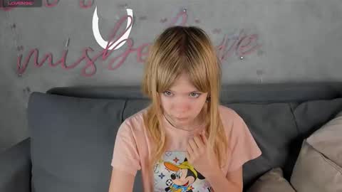 Snapshot of mia_liwis chatting on October 15, 2025, 1:22 pm Minnie online show from October 15, 2025, 1:22 pm