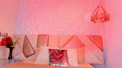 Snapshot of mia_lure chatting on October 17, 2025, 8:00 pm Mia online show from October 17, 2025, 8:00 pm